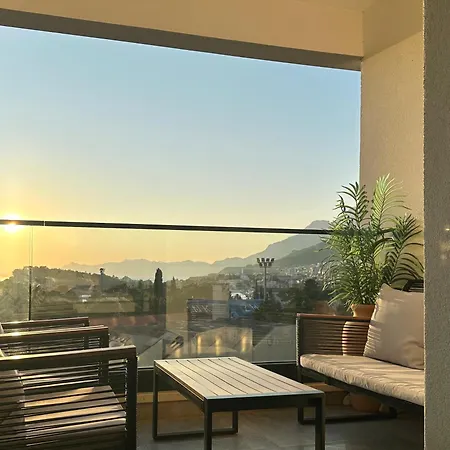 Uzelac Apartment - Pool & Sea View In Makarska Макарска