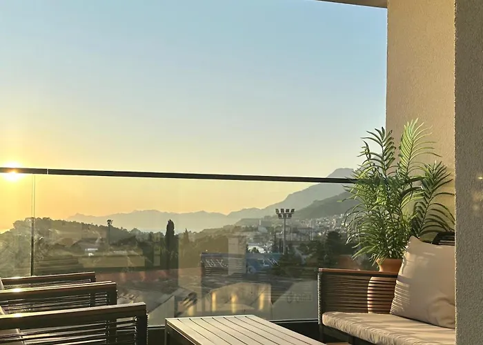 Uzelac - Pool & Sea View In Makarska