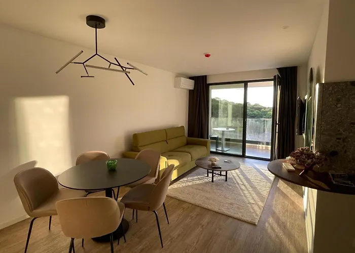 Uzelac - Pool & Sea View In Апартаменти Макарська