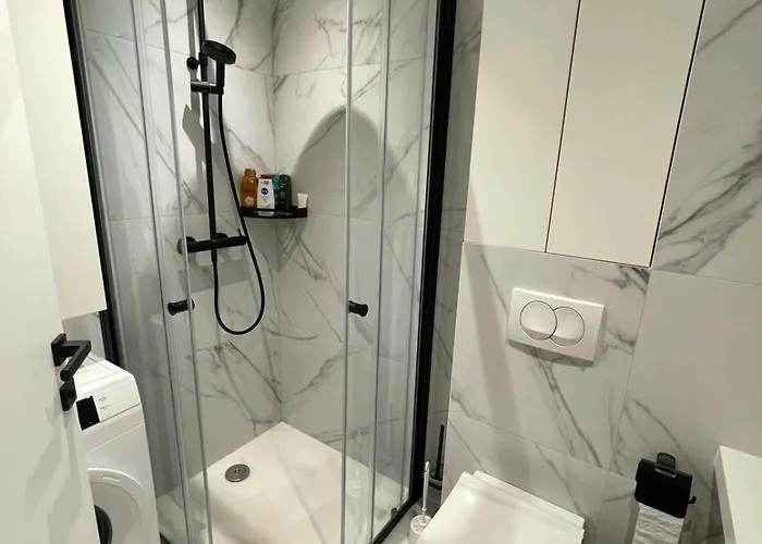 Апартаменти Uzelac - Pool & Sea View In