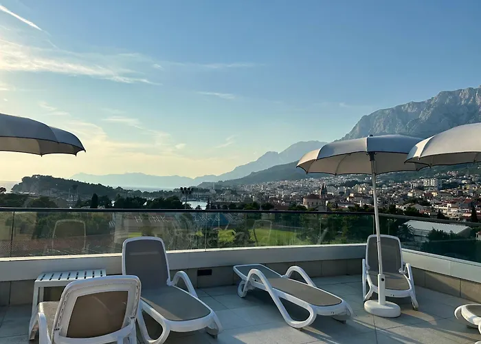 Uzelac - Pool & Sea View In Апартаменти Макарська